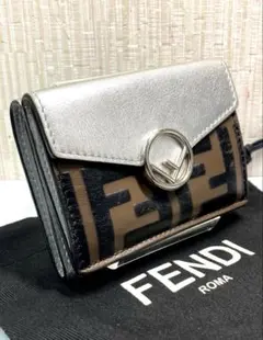良品 FENDI フェンディ エフイズ エンボス ズッカ柄　三つ折り財布 袋付きのサムネイル