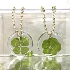 四つ葉&五つ葉のクローバーキーホルダーゴールド ミニセット　レジンハンドメイド