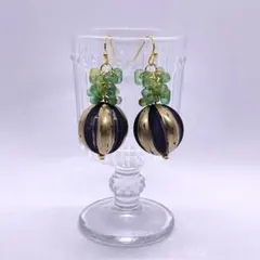 206.ブラック グリーン ファルファーレ 手染めビーズ ハンドメイド ピアス