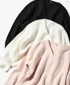 新品　UNIQLO　ユニクロ　3DコットンリラックスVネックセーター