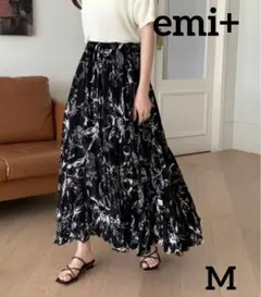 【emi＋】エミプラス　花柄マキシ丈ロングスカート　フレアスカート　ブラック　Mのサムネイル