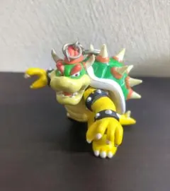 スーパーマリオ　キーホルダー　クッパ