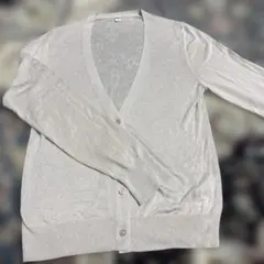 UNIQLO薄手ライトグレー Vネックカーディガン