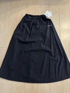 新品未使用　CONVERSE フレアスカート ブラック フリーサイズ（Mサイズ）