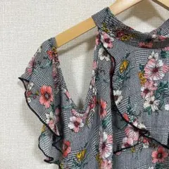 フラワープリント オフショルダー トップス　夏