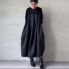 切替コクーンワンピースロング丈　黒　異素材ドッキング体型カバーバルーンワンピース