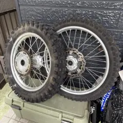 SR400 バイク用 前後ホイールセット DUNLOPタイヤ付 TT100GP - メルカリ