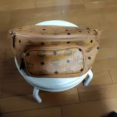 MCM ボディバッグ ウエストポーチ 保存袋付き 赤 ユニセックス レザー