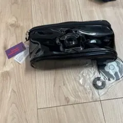 マリークワントポーチ　エナメル　黒