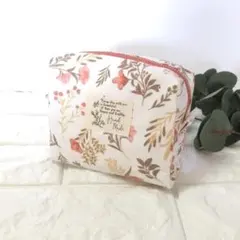《 小さめ 》 北欧風 ・ 赤 い 花 ・ ボックスポーチ　＃n1565