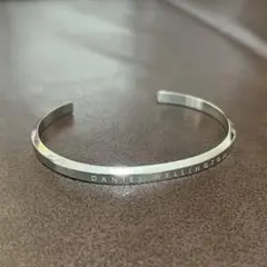 ダニエルウェリントン バングル