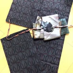 ヴィンテージ ウール　単衣小紋　ボルドーと黒紺のループ柄