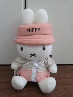 アウトドアミッフィー ぬいぐるみ(サコッシュ)のサムネイル