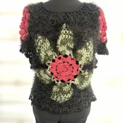フラワーモチーフ ファー風ニットベスト
