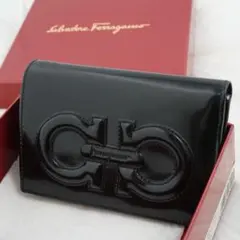 未使用品　箱付き　Salvatore Ferragamo 折り財布　ガンチーニのサムネイル