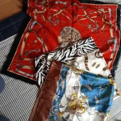 多様なデザインのスカーフ 3点セット