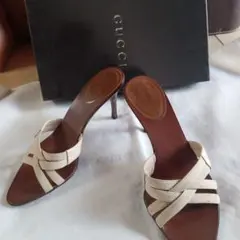 GUCCI アイボリー クロスストラップサンダル