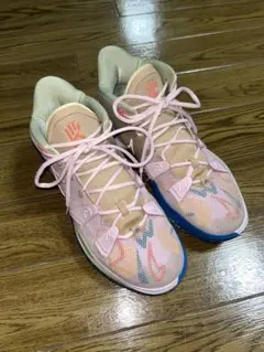 NIKE KYRIE 7 EP '1 WORLD 1 PEOPLE