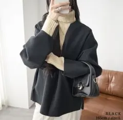 ブラック Vネック トップス 高級感のあるウール調素材