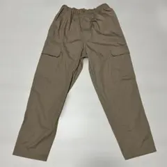 ベージュカーゴパンツ
