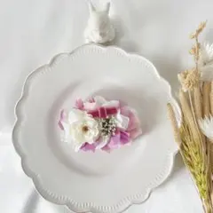 ストロベリーカラー　ベルベットリボンとポンポンローズのヘアクリップ  小サイズ