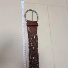 皮の編み込みベルト
