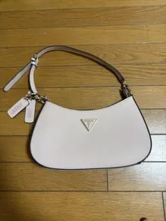 GUESS ハンドバッグ ピンクのサムネイル