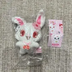 ウサギのキャラクターぬいぐるみ