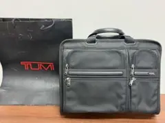 美品　TUMI ガーメントケース ビジネスバッグ 22133D4 2way 黒 TUMI ガーメントケース ビジネスバッグ 22133D4 2way 黒 - メルカリ