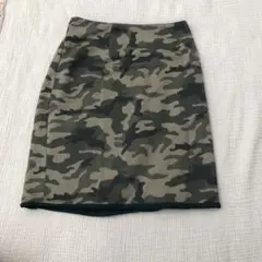 ユニクロ　迷彩柄タイトスカート ゴムウエスト