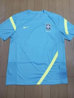タグ付き　新品未着用 NIKE ブラジル代表 トレーニング 希少サイズ タグ付き 新品未着用 NIKE ブラジル代表 トレーニング 希少サイズ