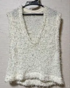 本日出品終了❣️試着のみ　huitieme nid ユイティームニ　シャギーベスト