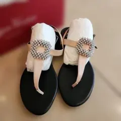 美品★ロジェヴィヴィエサンダルのサムネイル