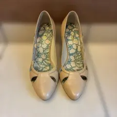 クロエ　ベージュのパンプスのサムネイル