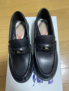 【全新、未使用】Burberryバーバリーローファーのサムネイル