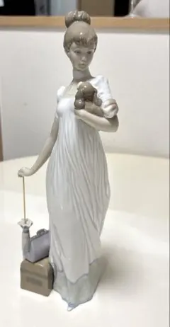 LLADRO　リヤドロ　【犬とお散歩】7　Ｈ＝33　　リアドロ　Ｌ575 LLADRO リヤドロ 【犬とお散歩】7 H＝33 リアドロ L575 - メルカリ