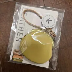 【新品未使用】Kanmi. フカフカ がま口バッグチャーム/パインイエロー　革製