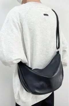 ブラック レザー風 ショルダーバッグ