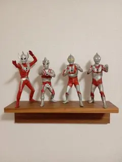 ウルトラマンフィギュア 4体セット　メーカー不明