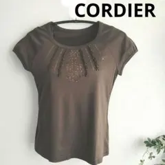 【コルディア】スパンコール装飾　フリル　 フレンチ袖　Tシャツ　ブラウンのサムネイル