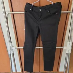 ブラック デニムパンツ