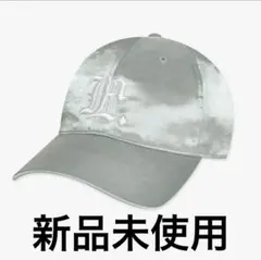 LMC GOTHIC SATIN 6PANEL CAP シルバー