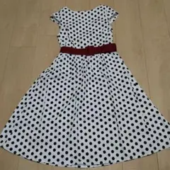 ドット柄　ワンピース　エンジのベルト付き