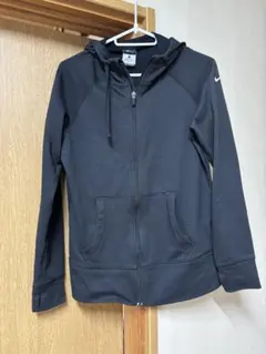 Nike フード付きパーカー ブラックレディースＬ