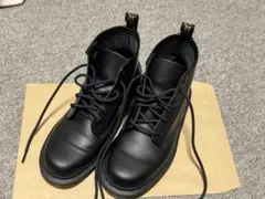 Dr.Martens 6ホール ブラックステッチ