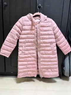 ピンクのフード付きキルティングコート 130