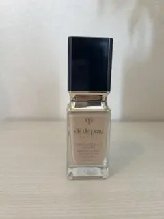 クレ・ド・ポー ボーテ タンクレエクラ ファンデーション オークル 10