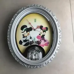 【難あり】ディズニー ミッキー＆ミニー 掛け時計 楕円形 花モチーフ付き
