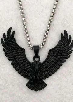 鷲のデザイン 【ブラックイーグル】ネックレス ペンダント　合金　未使用品　送料込