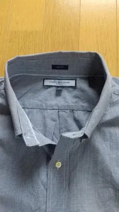 555 トミーヒルフィガー　長袖シャツ